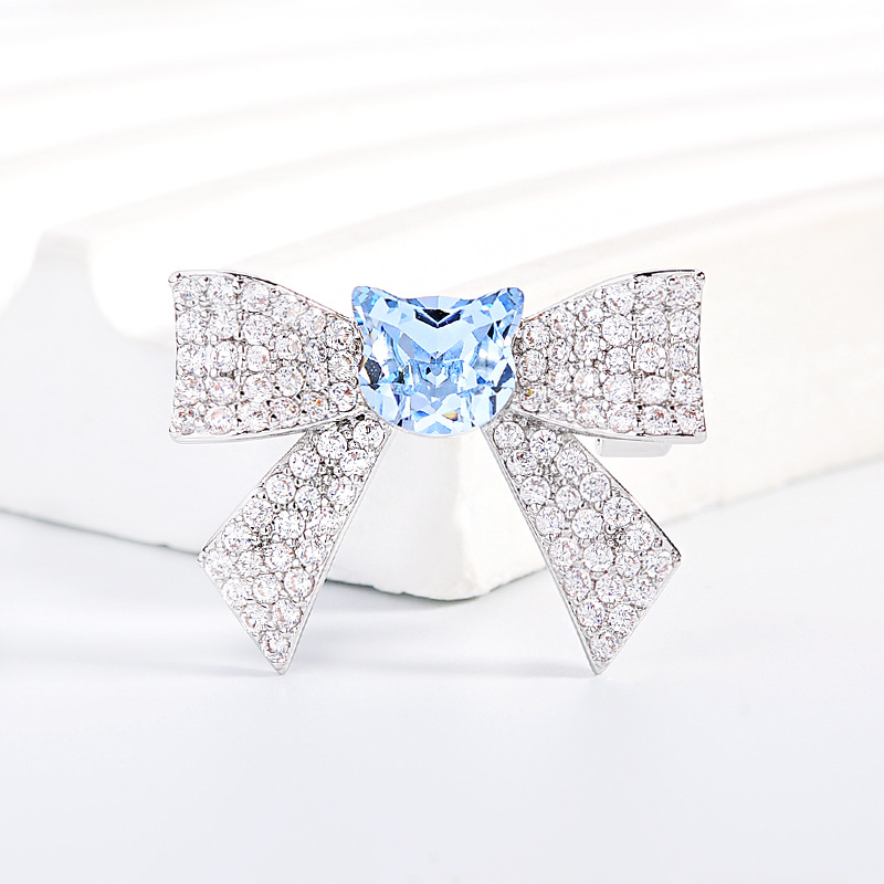 New Bowknot Ribbon Brooch with a Light Luxury and High-End Feel, Featuring Exquisite Craftsmanship and Super Shiny Enamel Design for Women, a Unique Brooch Accessory