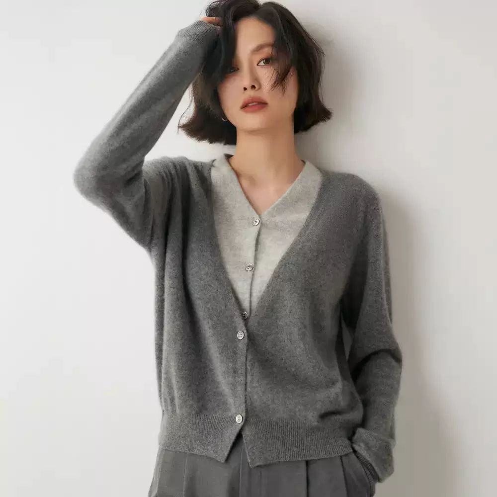 软糯山羊绒设计感小众法式秋冬女假两件V领针织开衫宽松羊毛毛衣