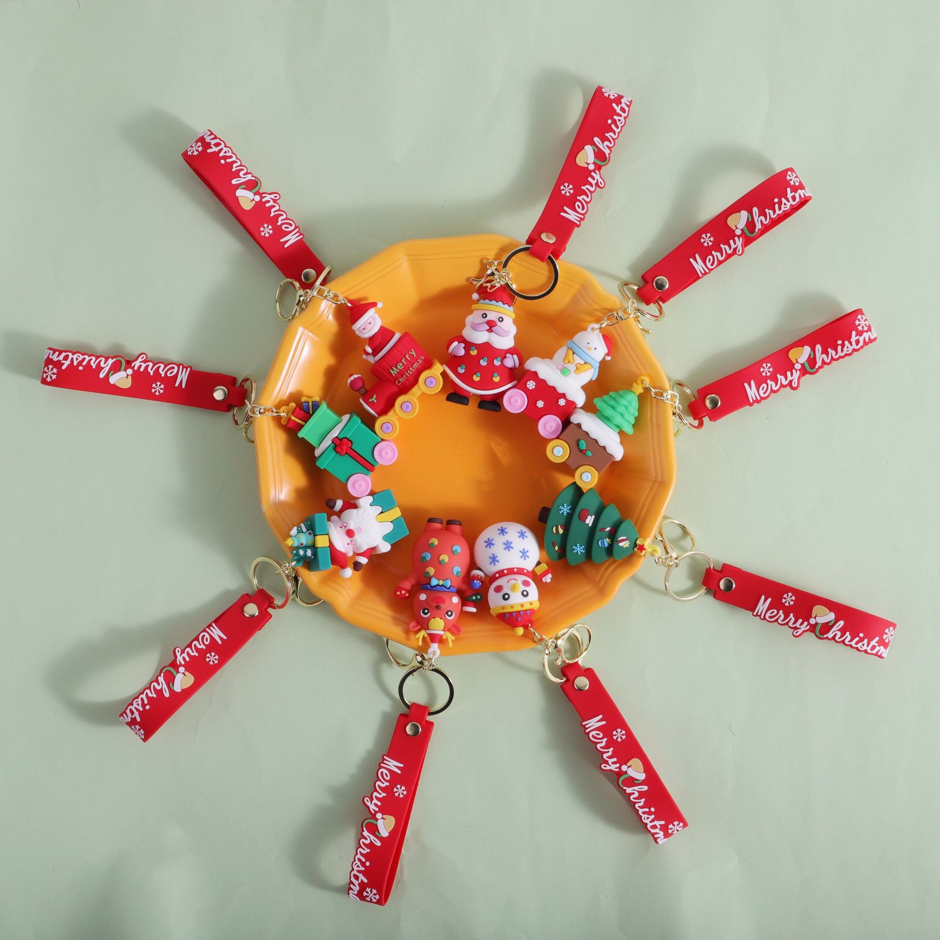 Nuevos productos transfronterizos Santa Claus llavero dibujos animados estilo lindo muñeco de nieve mochila alce colgante coche
