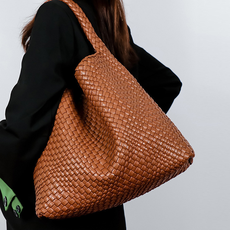 Hand-Woven Tote Bag European and American Fashion Simple All-Match Large Capacity Shoulder Underarm Hand Basket Tote Bag
