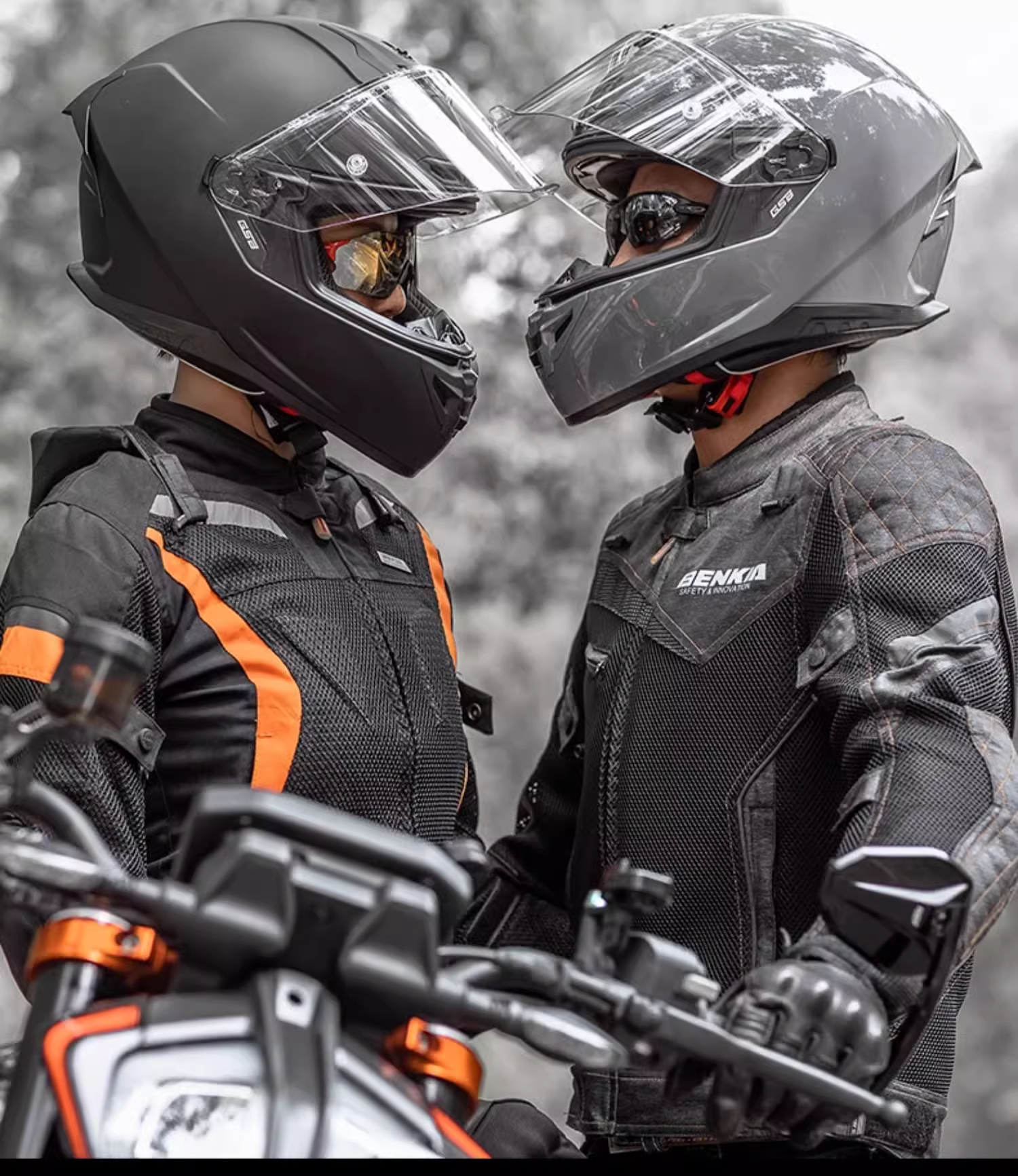 GSB Full Face Motorcycle Helmet for Men and Women GSB361GT