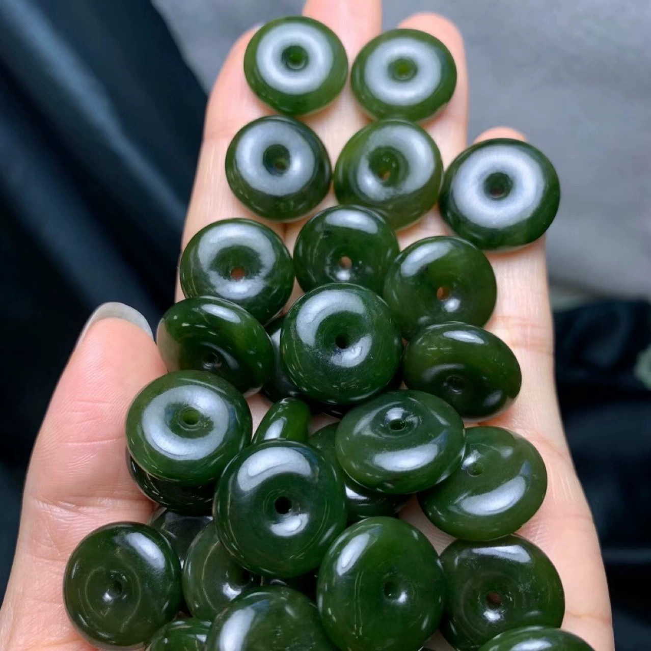 Аксессуары для безопасных игр Hetian Jasper без трещин с микро-черным точечным ожерельем серьги аксессуары ручной работы