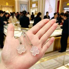 天然高冰白玛瑙佛公吊坠玉髓树叶玉坠挂件男女项链毛衣链玉佩批发