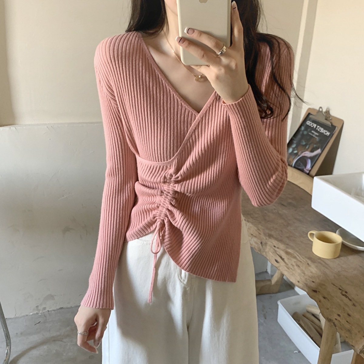 抽绳磨毛系带打底衫Long Sleeve V-Neck Top in Knotted Detail