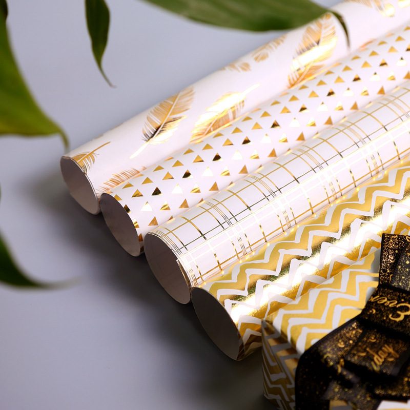 Suministro exclusivo transfronterizo de regalos para el Día de San Valentín, estampado en caliente con lámina dorada, papel de regalo de feliz cumpleaños, rollo de papel de lunares de gran tamaño al por mayor.