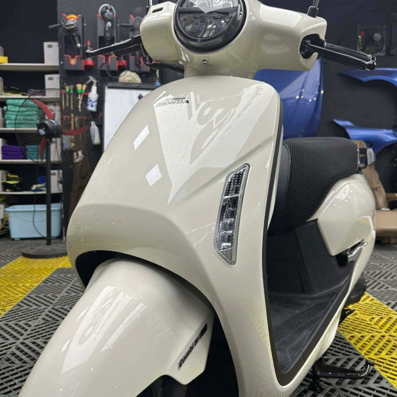 電気自動車、オートバイ、目に見えないカーカバー、カーカバーフィルム、カーカバー保護フィルム、透明フィルム工場サプライチェーン卸売|undefined