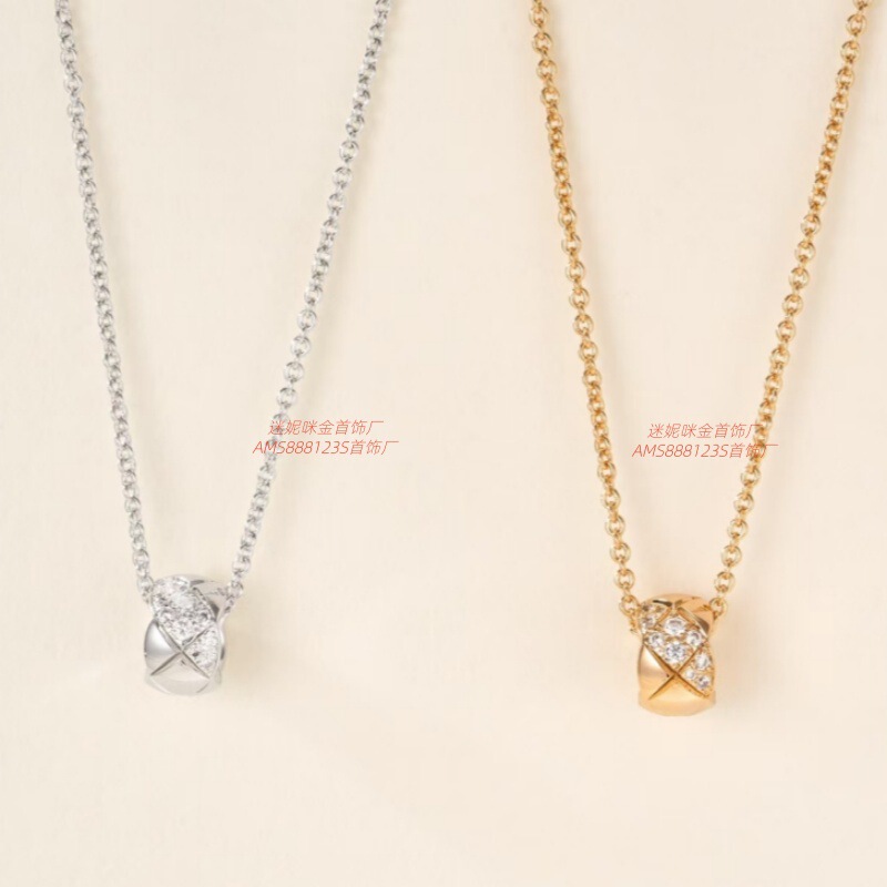 2026 New Style Elegant Simple Rhombus Diamond-Studded Round Pendant Necklace Clavicle Chain for Women Factory Direct Sales Wholesale 2026 New Style Elegant Simple Rhombus Diamond-Studded Round Pendant Necklace Clavicle Chain for Women Factory Direct Sales Wholesale