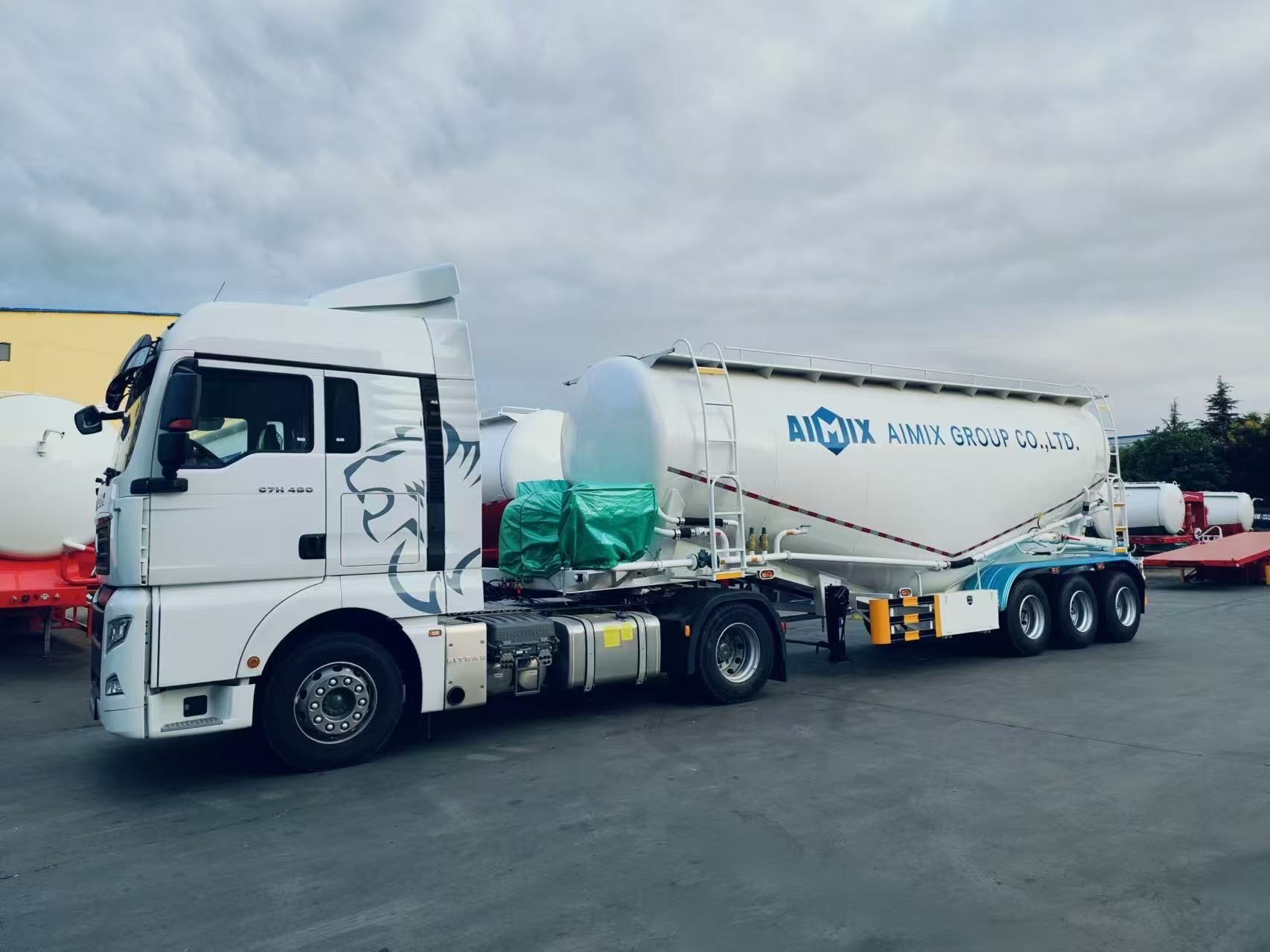 Cross-Border 50 Cubic Liquid Transport Tank Truck Bulk Cement Transport Truck Carbon Steel Ash Tank Truck Direct Sales 40 Cubic Powder Tank