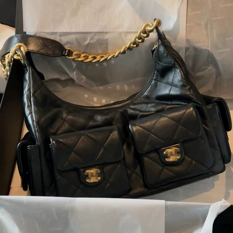 Сумка подмышечная Chanel-стиля, цепочка с ромбовым узором, чёрная 32×27 см