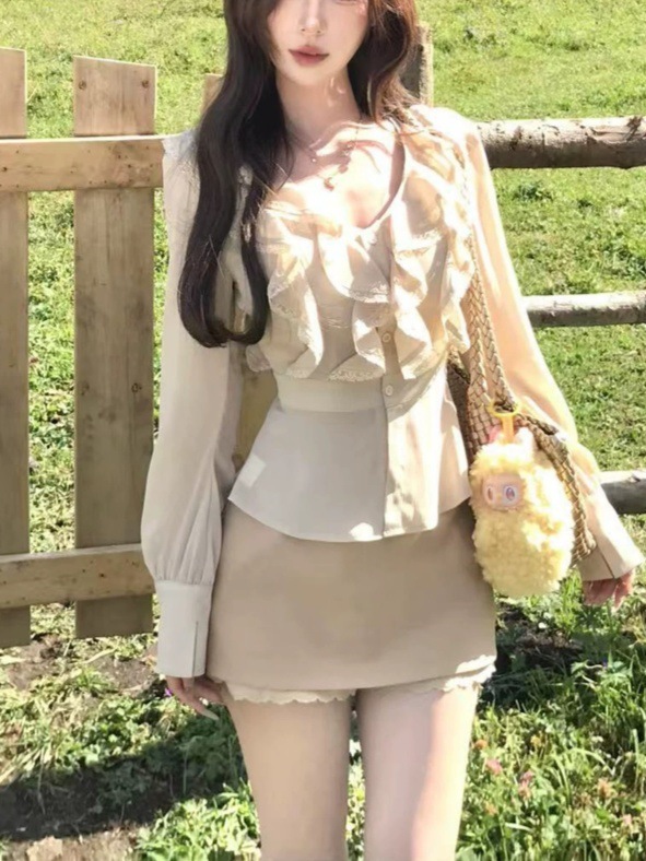 【梦游仙境】蕾丝荷叶边纯欲法式衬衫女秋季收腰短上衣|undefined