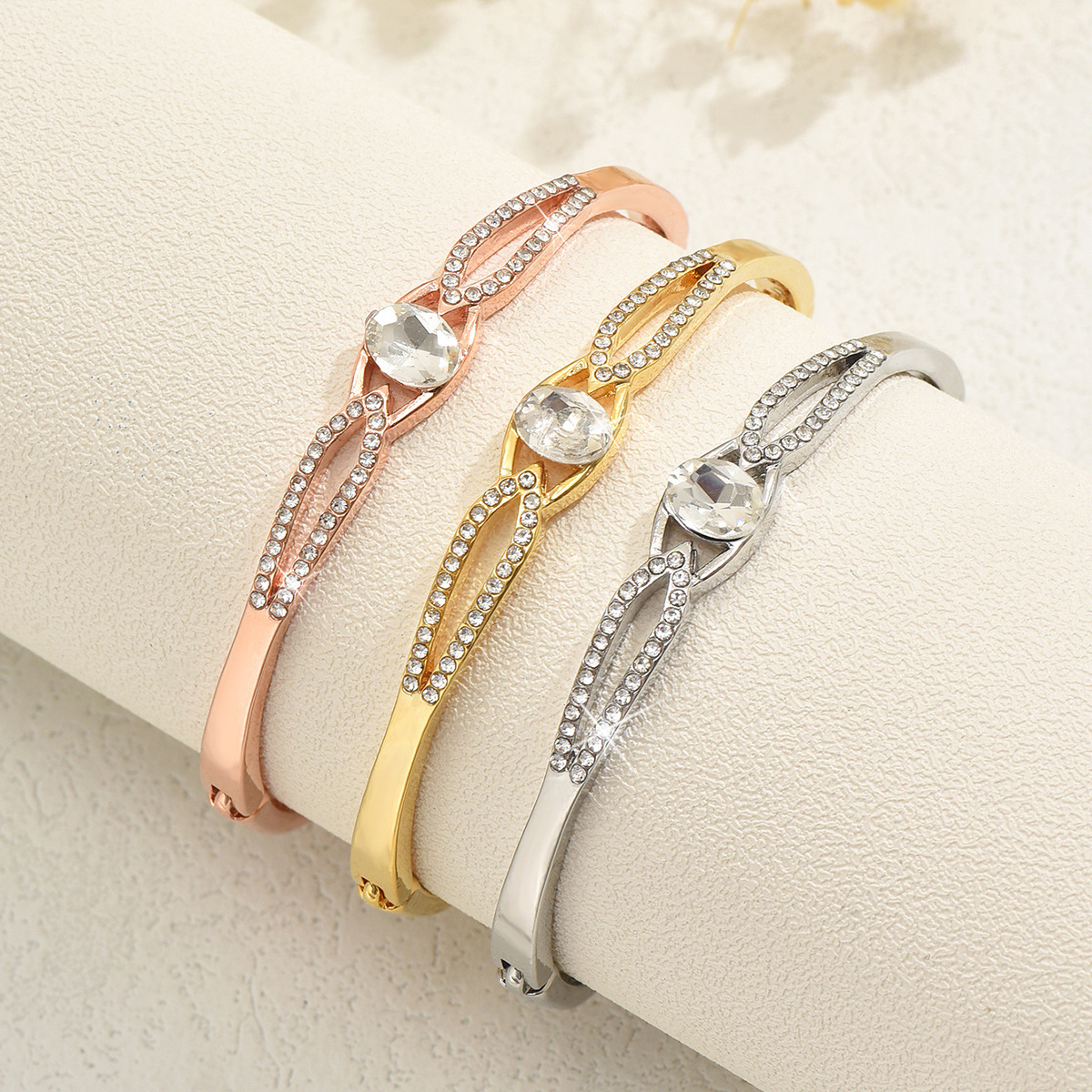 Pulseras de diamantes de arco superbrillo pulseras de estilo ligero de lujo pulseras de alta calidad temperamento joyas versátiles