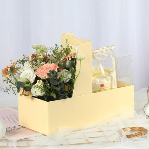 Internet celebrity Valentine's Day portable flower packaging box floral arrangement baking 4-inch Chinese Valentine's Day 520 cake portable gift box