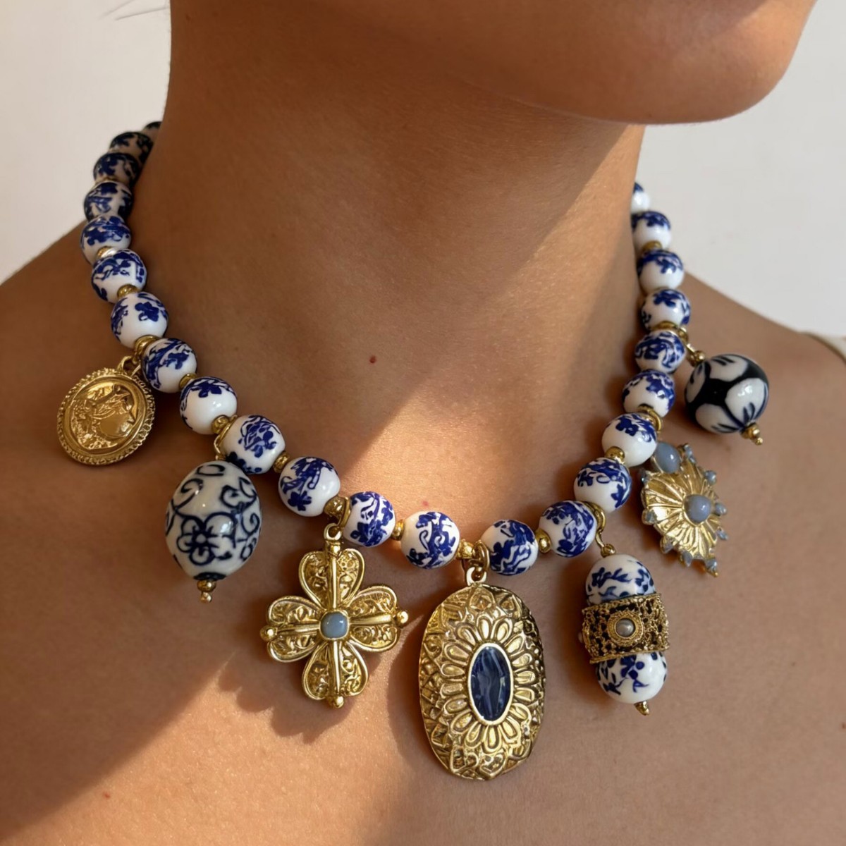 fashionable blue and white pendant stainless steel