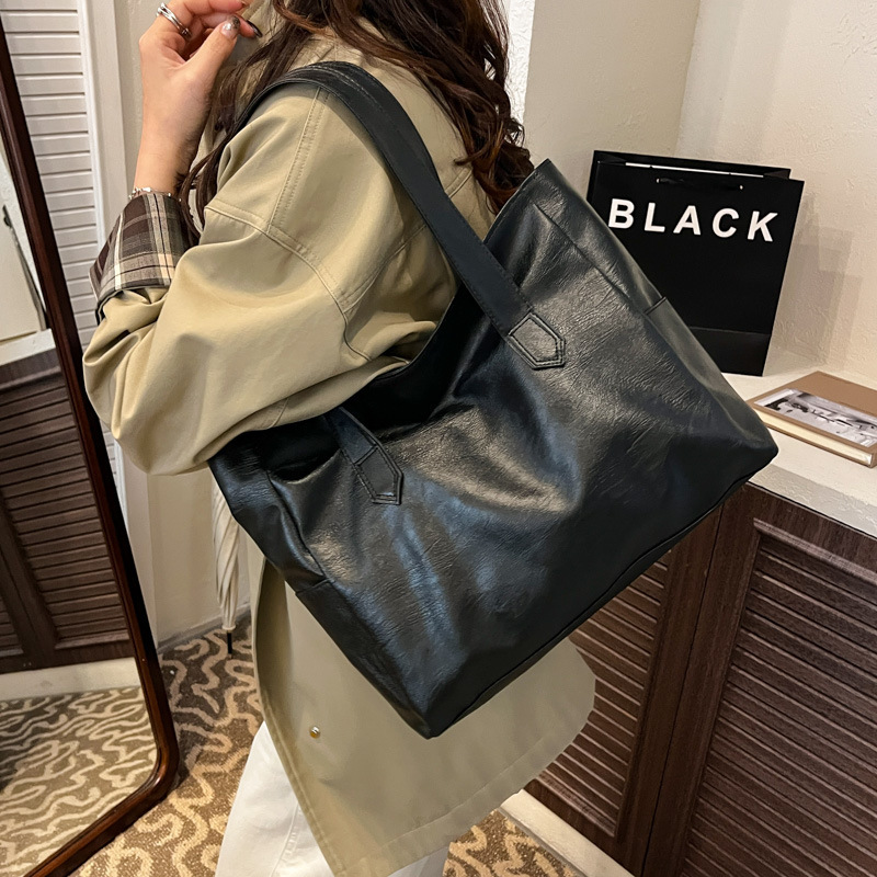 Cross-Border Simple Zipper Tote Bag New Pu Soft Leather Retro Trendy High-End Versatile Large-Capacity Shoulder Bag Cross-Border Simple Zipper Tote Bag New Pu Soft Leather Retro Trendy High-End Versatile Large-Capacity Shoulder Bag