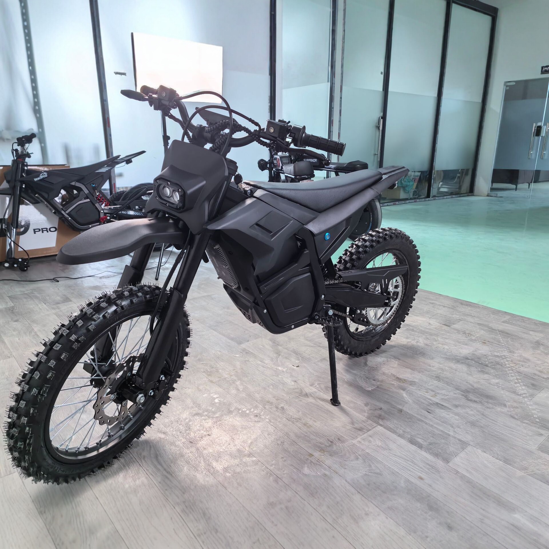 Motocicletas eléctricas todoterreno de litio de 72v para adultos image 3