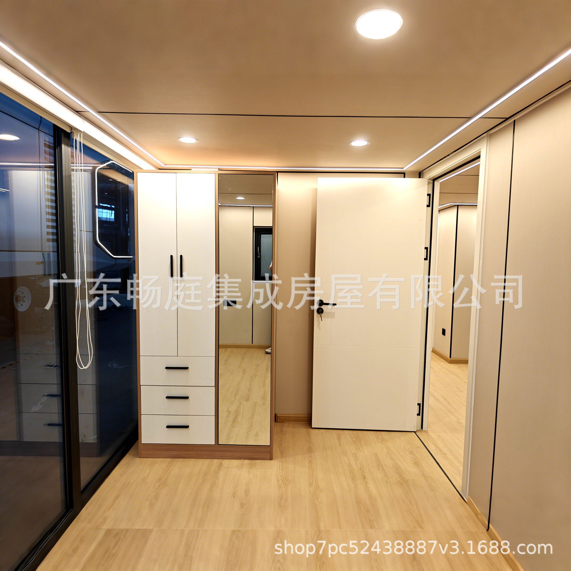 Guangdong Shuangpin Modular Apple Cabin Shop Creative B & B Tres dormitorios, una sala de estar y un baño Fabricantes de casas de cápsulas espaciales
