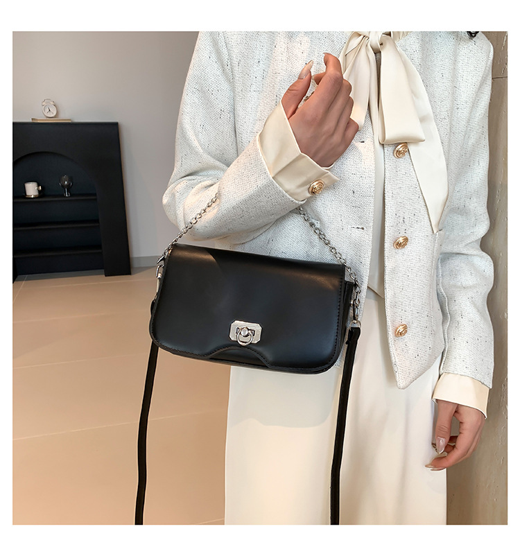 Bolso de hombro de color liso con diseño de axila coreana, sencillo y moderno, con diseño diagonal, para mujer, novedad de verano de 2024_voghion.com