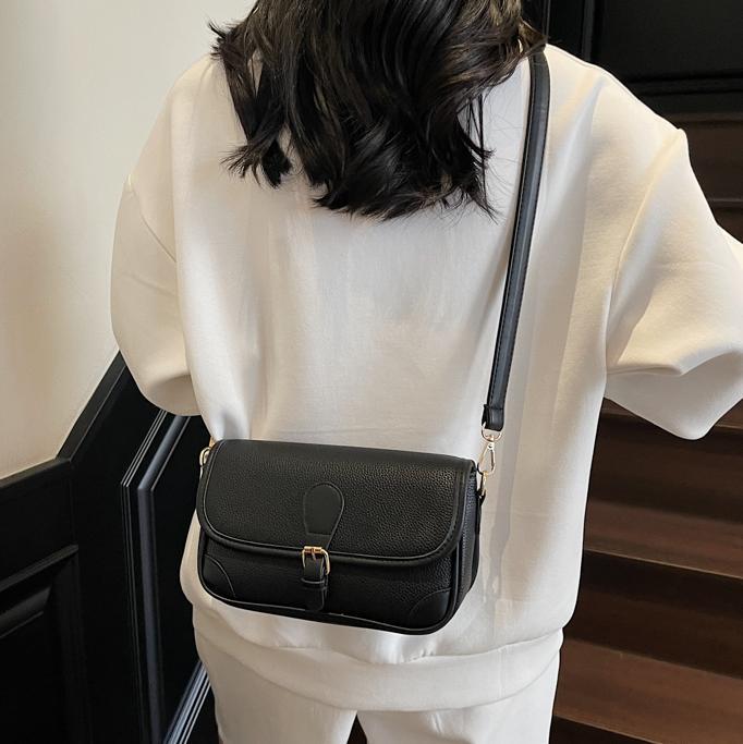 Tendencia de comercio exterior simple bolso cuadrado para mujeres 2025 nuevo bolso de brazo de nicho universal bolso de hombro de moda casual