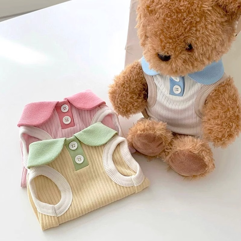 Japón y Corea del Sur viento primavera verano perro macaron color contraste solapa camiseta casual gato delgado mascota ropa de perro peluche