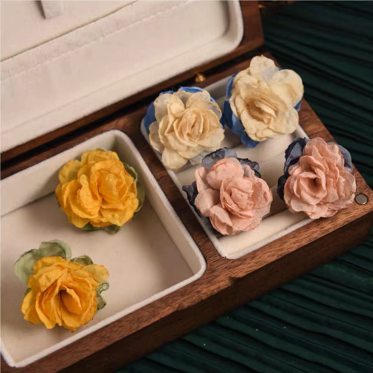 1 Pair Ig Style Sweet Flower Handmade Cloth Copper Alloy Ear Studs display picture 5