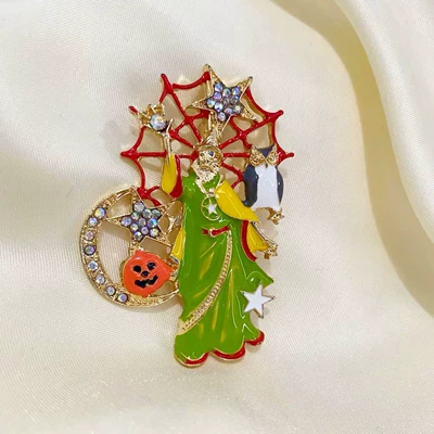 Europe and the United States new Halloween wizard brooch pumpkin bat owl pin enamel fashion corsage spot wholesale