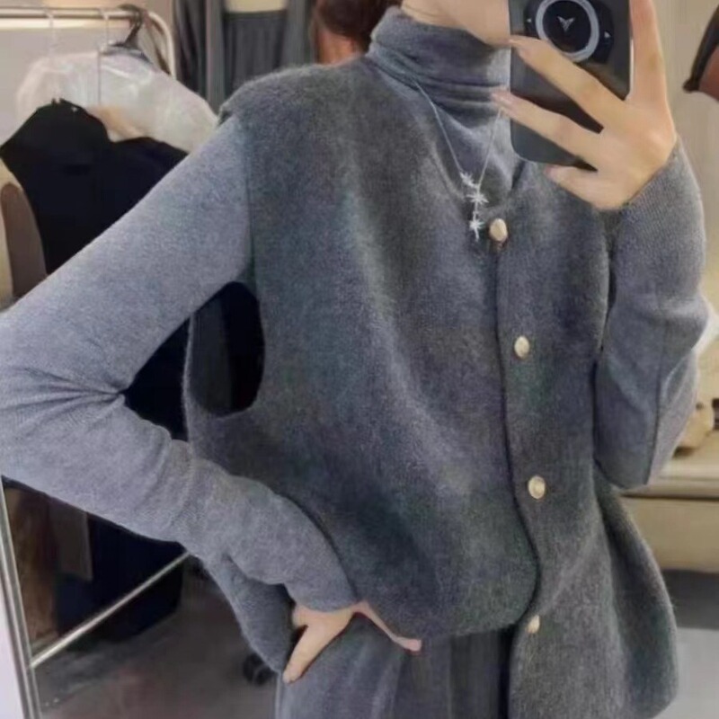 Solid color knitted vest women's Korean-style round neck stacked autumn and winter New single-breasted loose outer sleeveless sweater cardigan Solid color knitted vest women's Korean-style round neck stacked autumn and winter New single-breasted loose outer sleeveless sweater cardigan