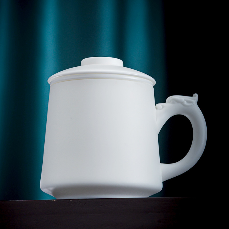 Winjiang ovejas grasa Jade porcelana blanca separación de té Oficina taza de agua cerámica caligrafía de oro con filtro Conferencia taza de té
