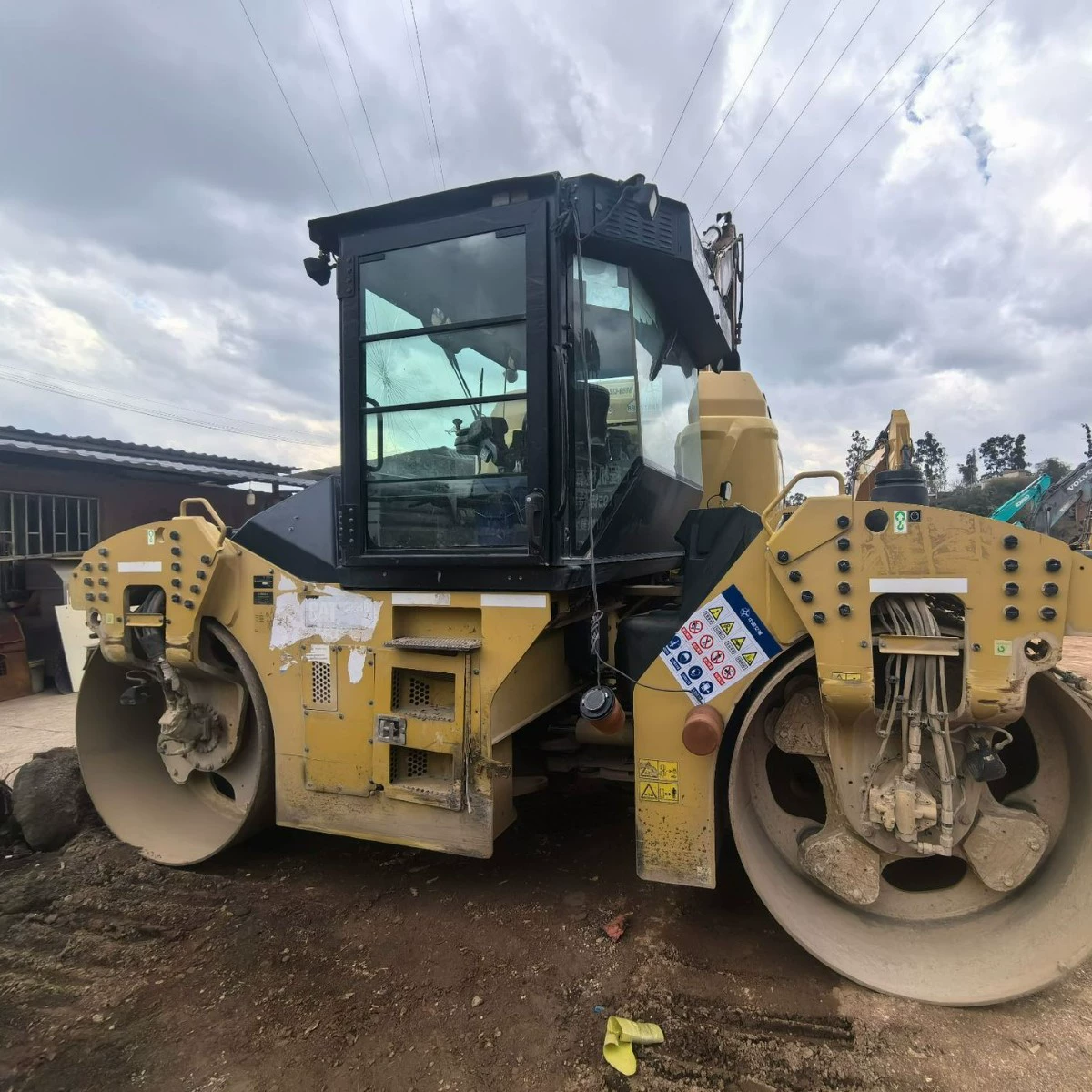 Продажа б/у Дорожный каток, Двойной каток Картера, Двойной стальной каток, Картер CB64B