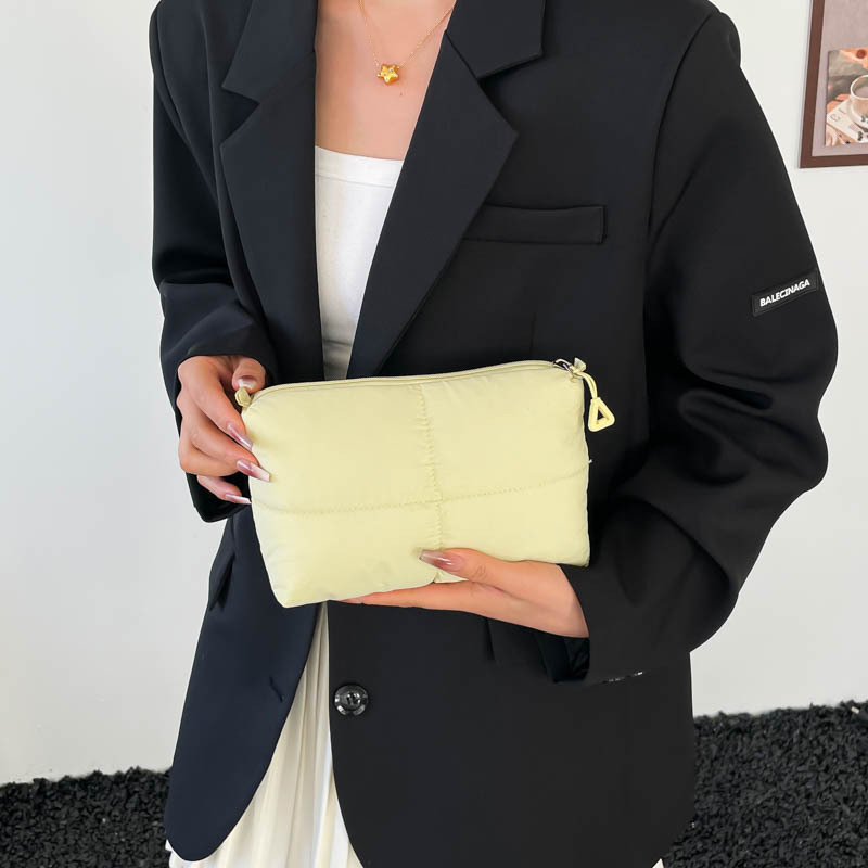 Large-Capacity, High-End, Versatile, Simple Commuter Bag, Cross-Border 2025 New Autumn and Winter Fashion Casual Clutch Bag