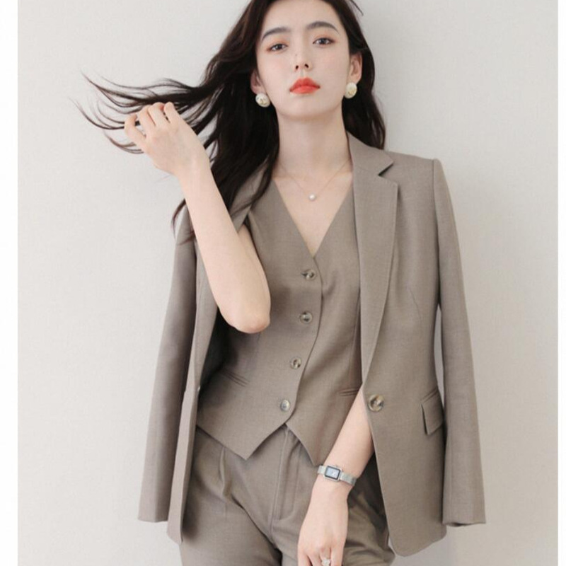 Suit Women's Design Sense Small Suit Jacket Vest Pants Temperament Slim-fit Slimming Three-piece Suit Can Be Shot separately Suit Women's Design Sense Small Suit Jacket Vest Pants Temperament Slim-fit Slimming Three-piece Suit Can Be Shot separately