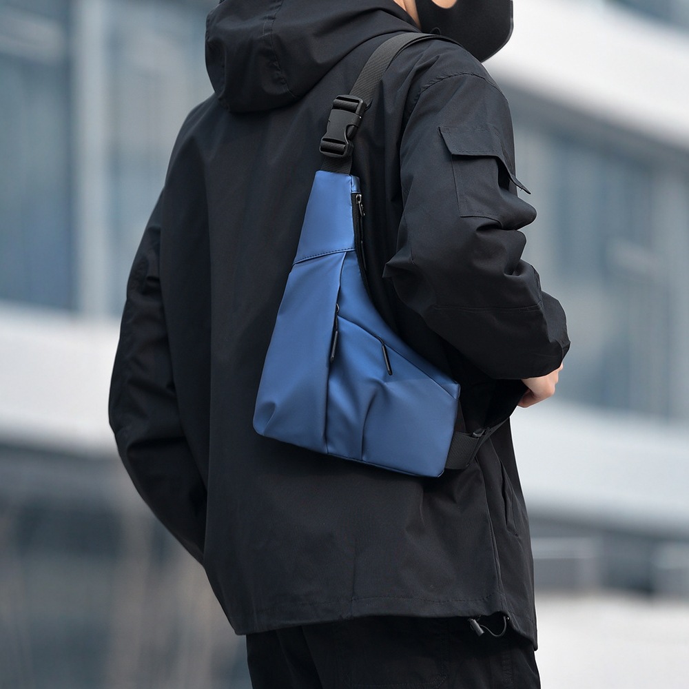 Nuevo bolso triangular transfronterizo, bolso de mensajero de gran capacidad con película para hombre casual, bolso de hombro resistente a las salpicaduras de agua al aire libre de moda