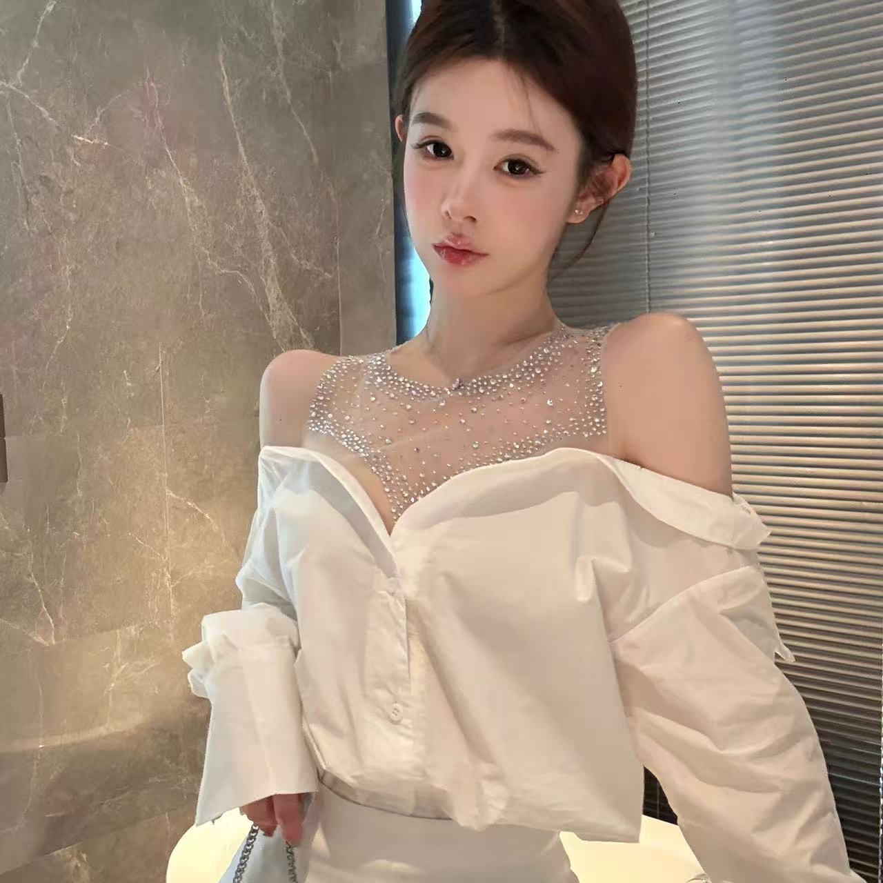 Purely Alluring Style Rhinestone-Studded Long-Sleeve Shirt for Women, Early Autumn White Halter Neck Off-Shoulder Faux Two-Piece Top