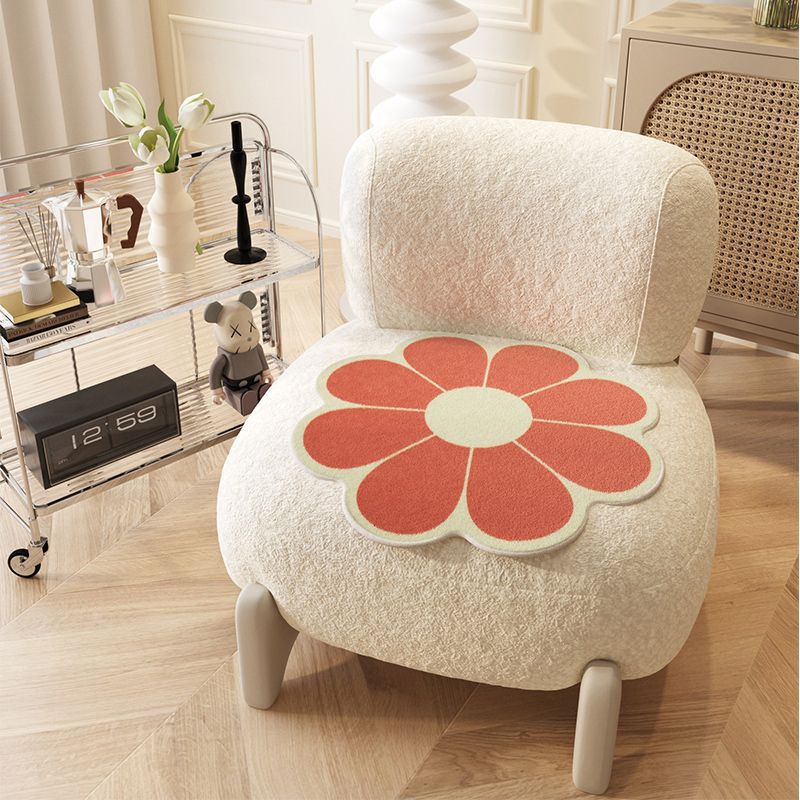 カシミヤのクッションに似せています。