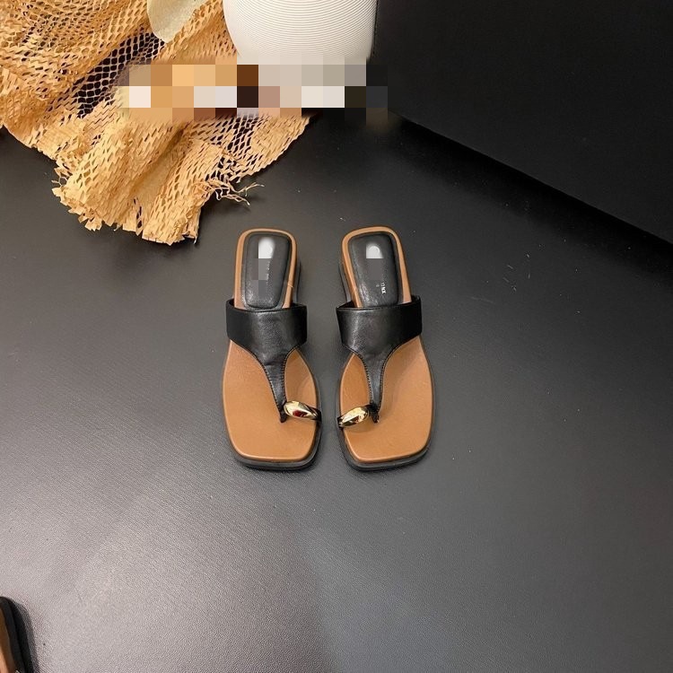 Zapatillas de botón de oro con soleas gruesas de alta calidad, zapatos de dedo de dedos para usar 06 verano nuevos zapatos de playa franceses en forma de herringe image 7