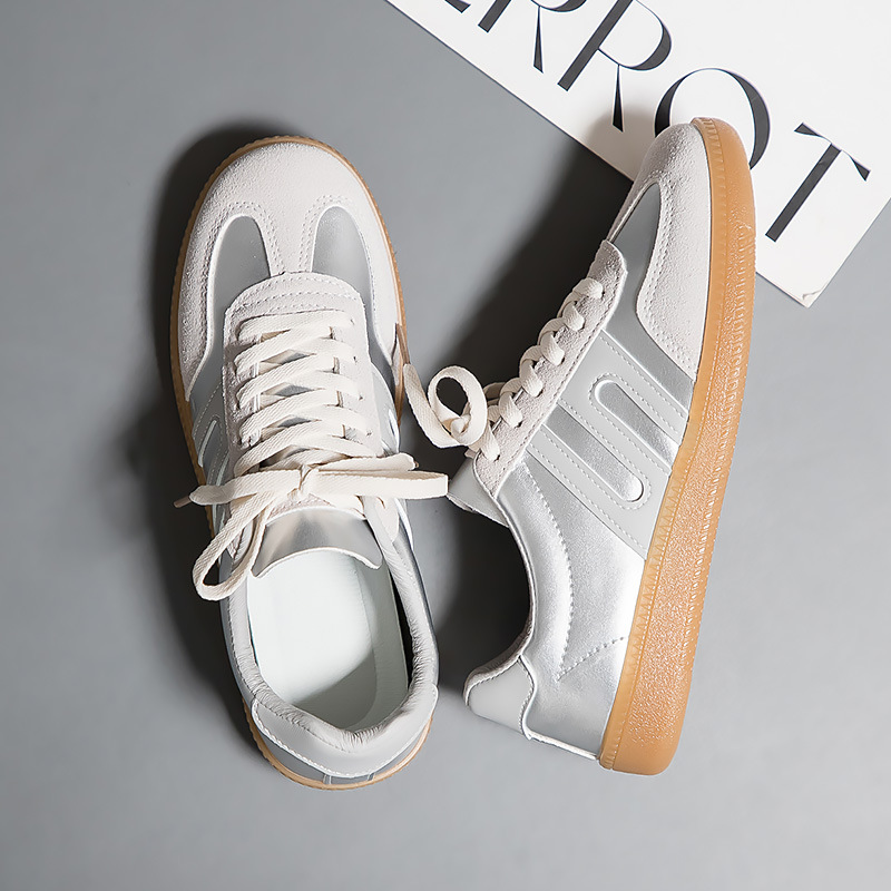 Chaussures d'entraînement morales rétro pour couple, nouvelles chaussures plates et polyvalentes, chaussures de sport décontractées, légères et blanches pour femmes F_voghion.com