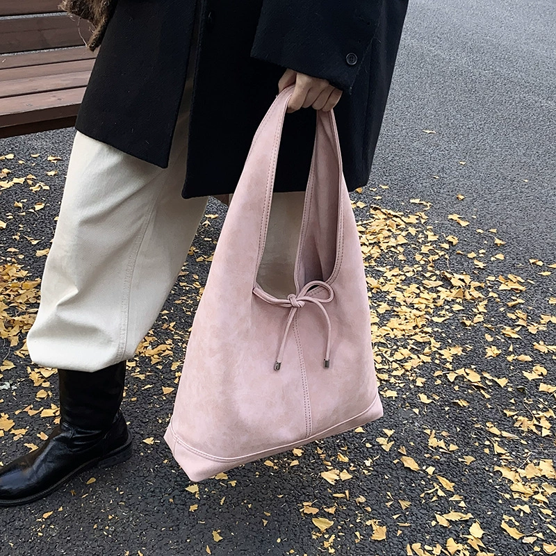 Matte capacious shoulder bag, one-shoulder bag