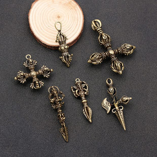 (Wholesale), retro keychain for men and women, fashionable brass pendant with accessories, factory direct supply