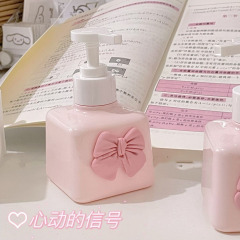 新しいかわいい漫画スタイルのシンプルな大容量ボトルプレスボトルハンドサニタイザーシャワージェルシャンプー空ボトル