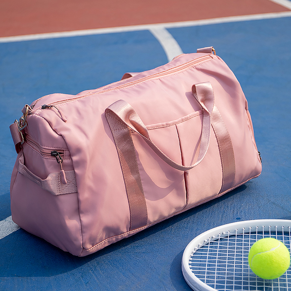 Travel bag wet and dry separation for swimming