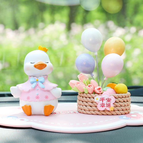 New cute MOMO duck resin car ornaments cartoon little yellow duck ornaments creative car interior home gifts