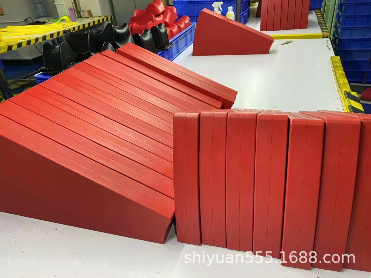 厂家批发PU聚氨酯包胶地铁门，聚氨酯安检门，自结皮发泡闸机翼门