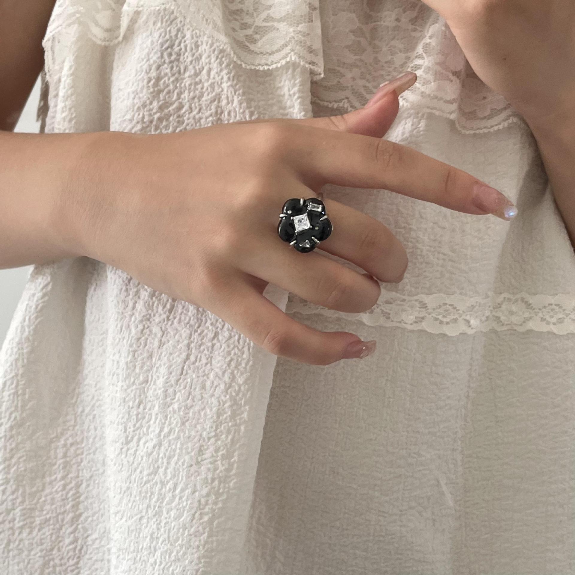 Fashion Flower Alloy Inlay Rhinestones Womenu0027S Rings 1 Piece