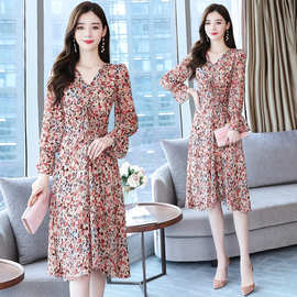 速卖通2023秋季新款时尚法式复古桔梗裙子修身收腰减龄碎花连衣裙