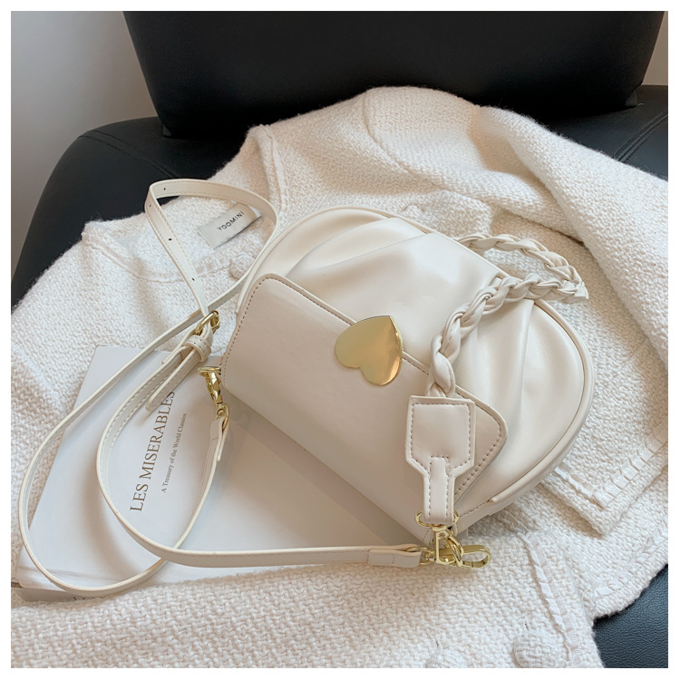 Wholesale Heart Buckle Fold One-shoulder Messenger Small Round Bag Nihaojewelry display picture 63