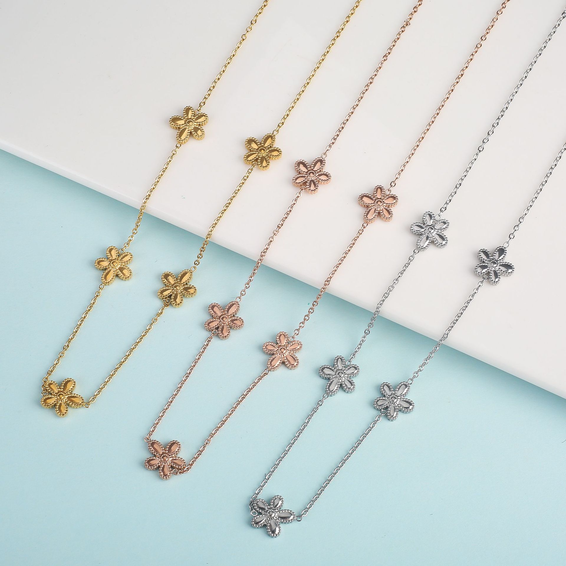PVD Coated Gold Plating Process 304 Stainless Steel 18K Gold Plated Simple Style Classic Style Plating Flower Jewelry Set