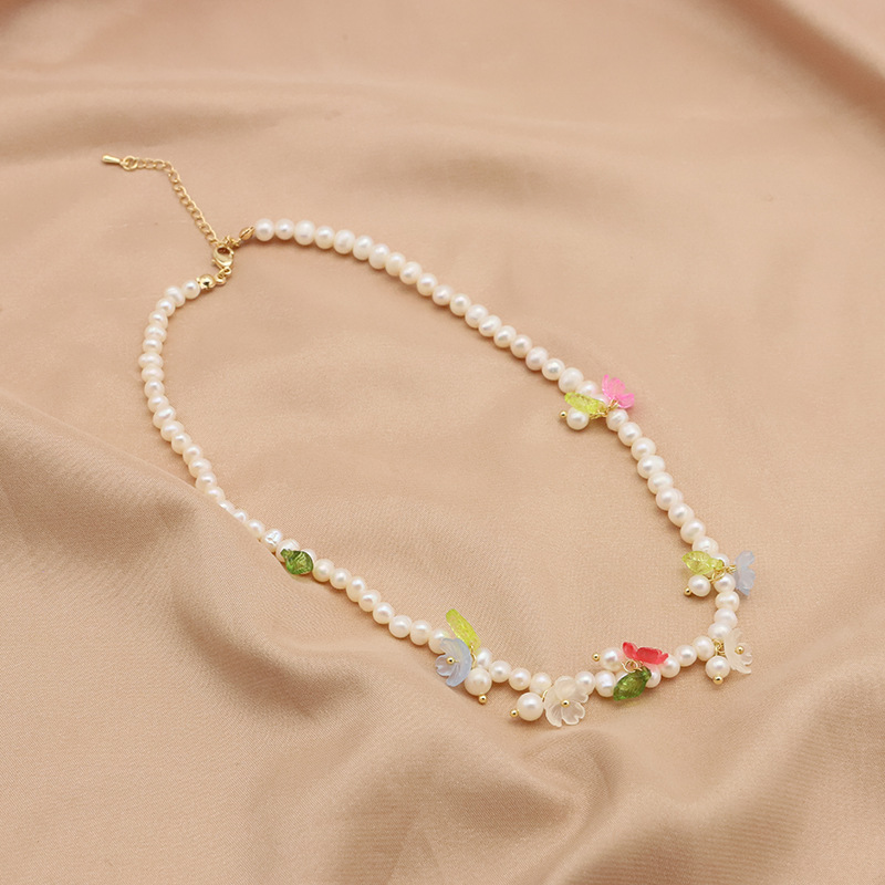 Collar de perlas de agua dulce natural nuevo collar de perlas de nicho universal nuevo collar de flores de ramas chapado en oro real de 18k