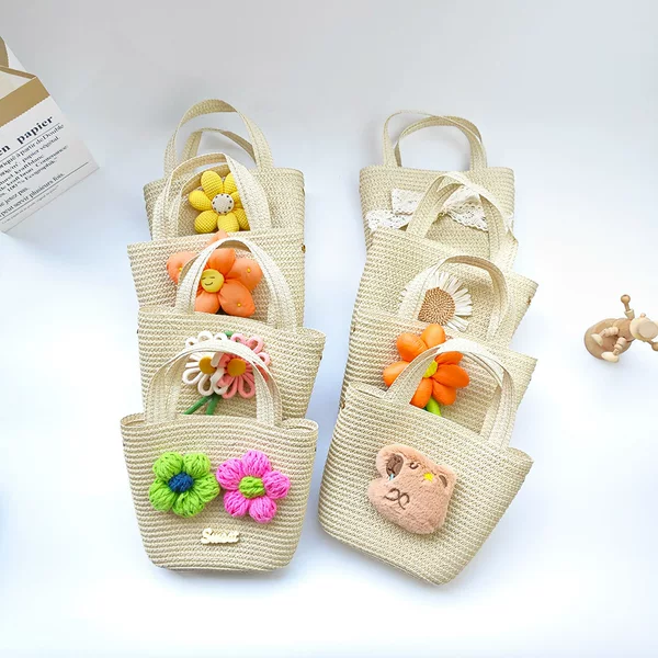 Cute Flower-Shaped Straw Woven Small Bag for Women, Summer Beach Outing Mini Handbag, Vacation Style Woven Bag, Children's Small Bag
