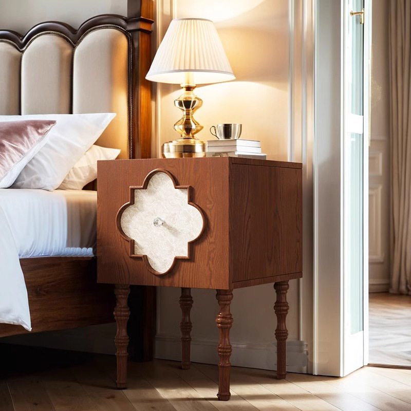 Mesita de noche retro francesa Da Sima 2024 Nuevo dormitorio Mesita de noche estrecha con borde de cama Mesita de noche pequeña de madera maciza móvil