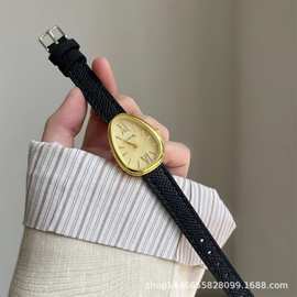 时尚复古新款蛇头手表高级感皮带女士石英手表跨境批发安可拉红色