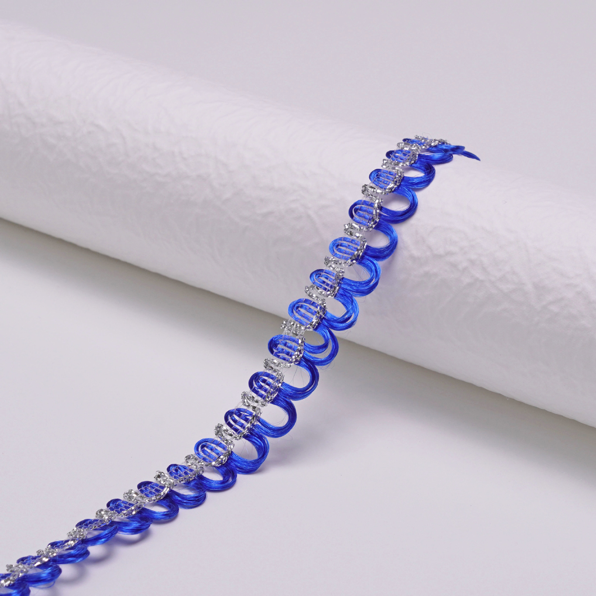 Suministro de stock directo de fábrica de 1cm de color dorado y plateado borde ondulado encaje ropa accesorios